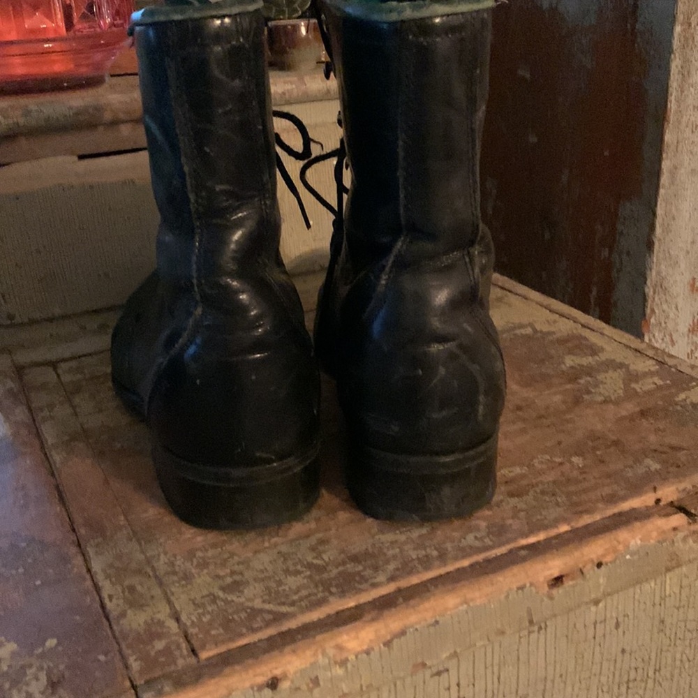 Boots - Picture 3 of 5